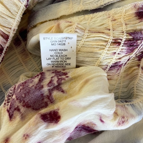 (NWT) FIG AND FLOWER Women’s Cream/Yellow/Purple Floral Button Up Top-Size PS - Picture 5 of 6